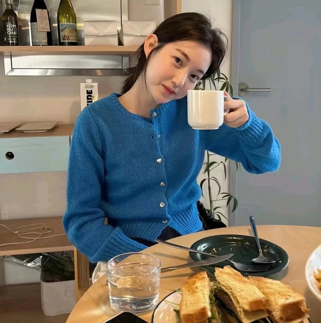 左边最后那栋房子